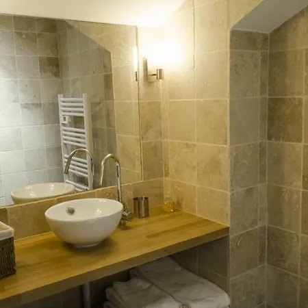 La Maternite 3* Villieu